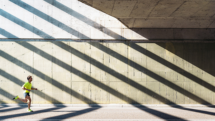 Image Of A Man Doing A Fartlek Run In An Urban Tunnel During Fartlek Training