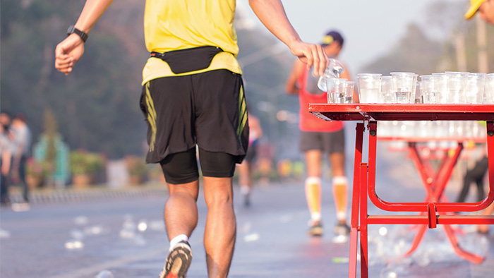 07171 Summer Marathon Hydration Tips 700x394